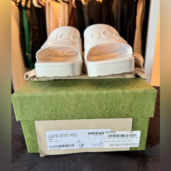 Gucci sandal - Picture 2 of 3